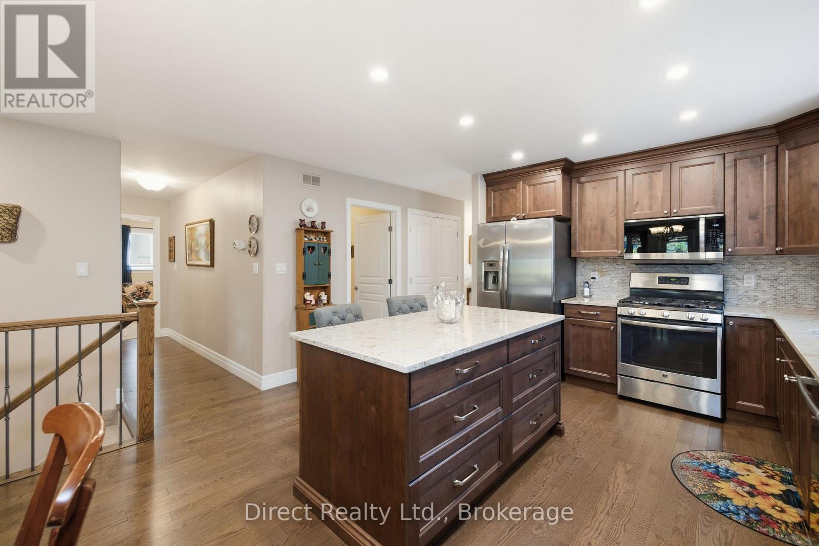 35 HUMMINGBIRD DRIVE - 7