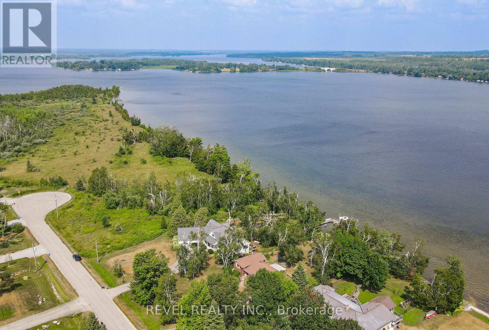 126 PINEWOOD BOULEVARD - Image 4