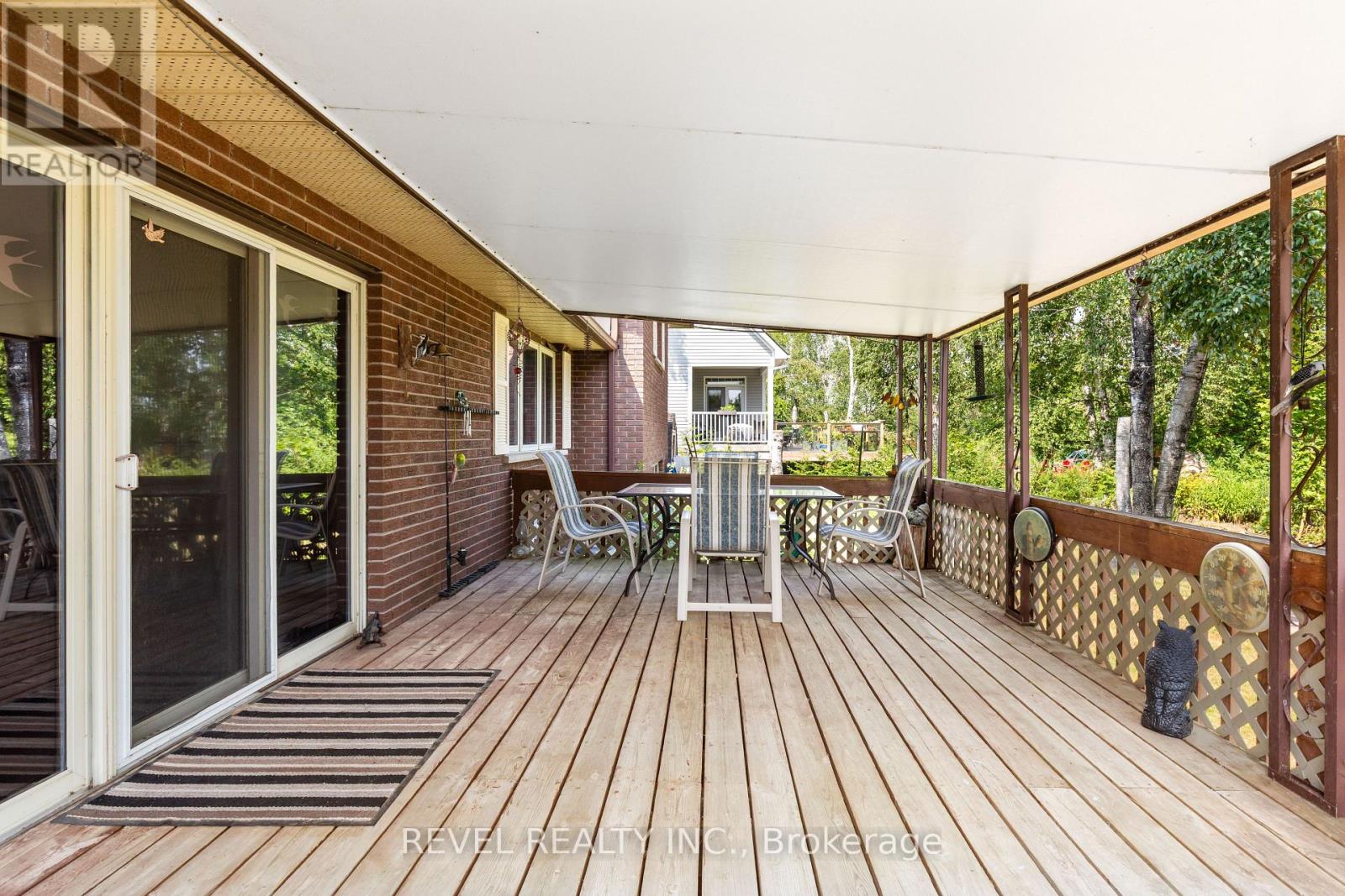 126 PINEWOOD BOULEVARD - 41