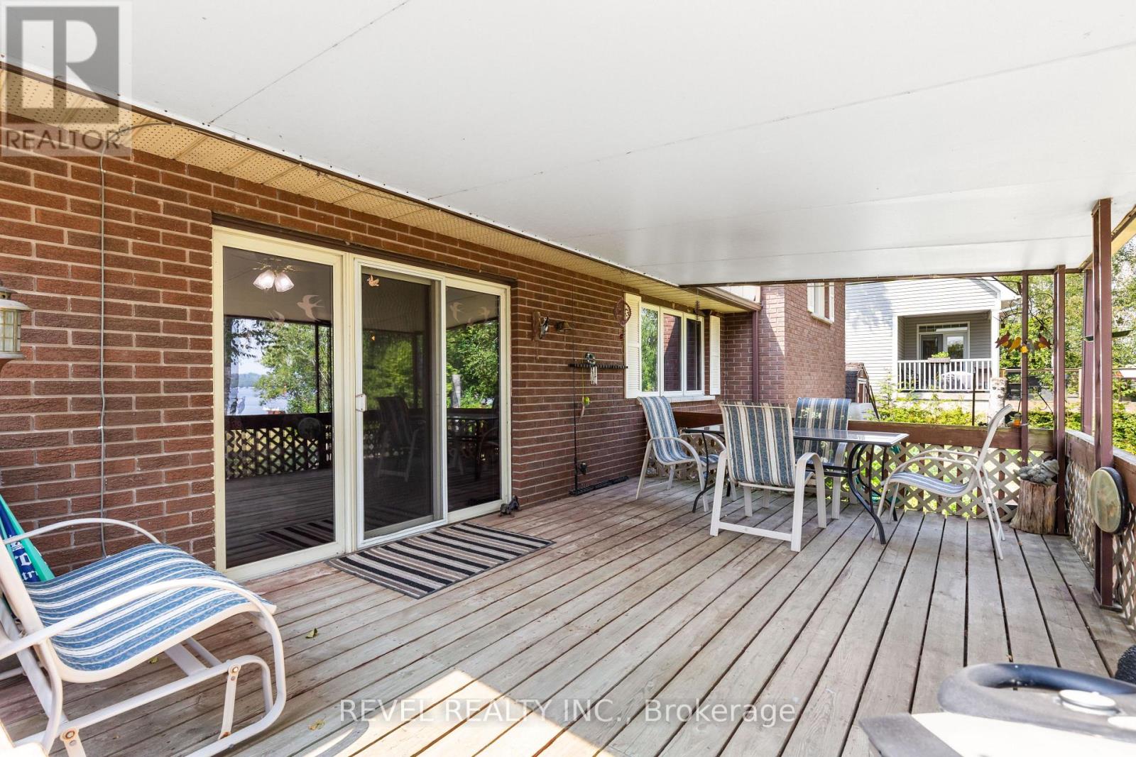 126 PINEWOOD BOULEVARD - 42