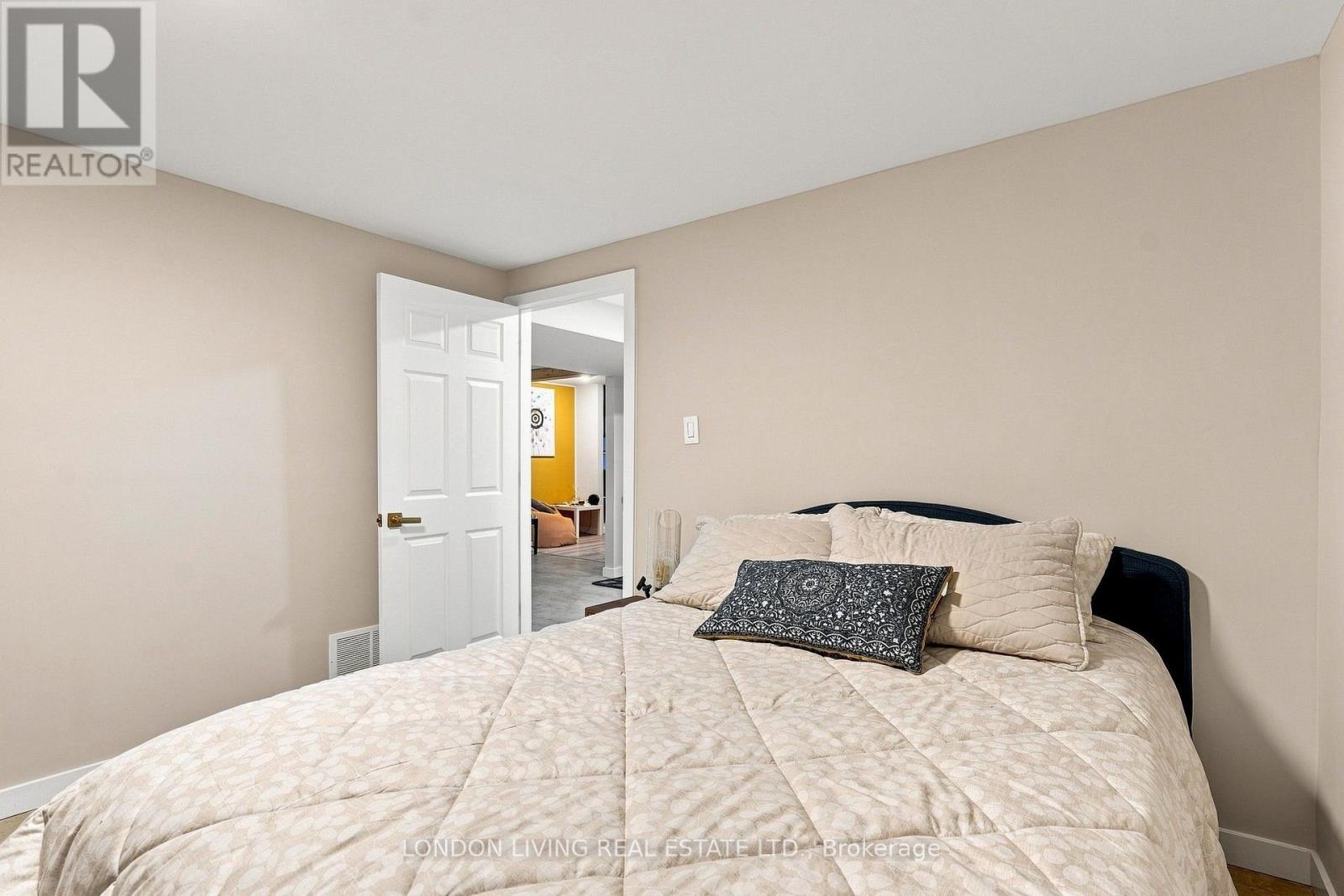 7 GLENBURNIE CRESCENT - Image 37
