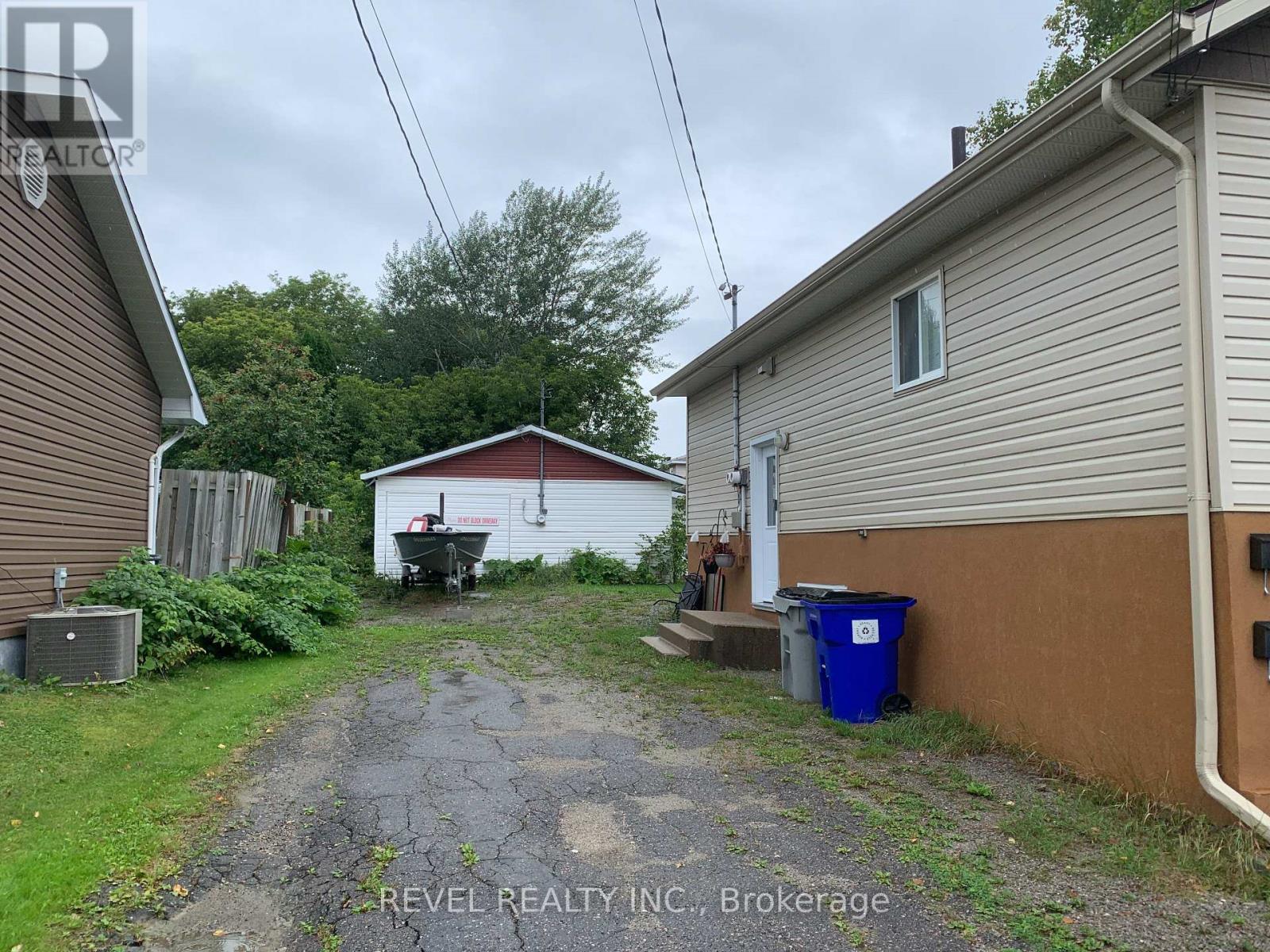 155 CAMERON STREET N - 2