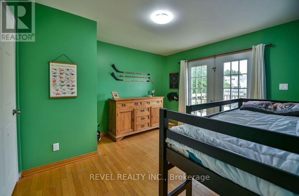 70 DOME AVENUE - 12