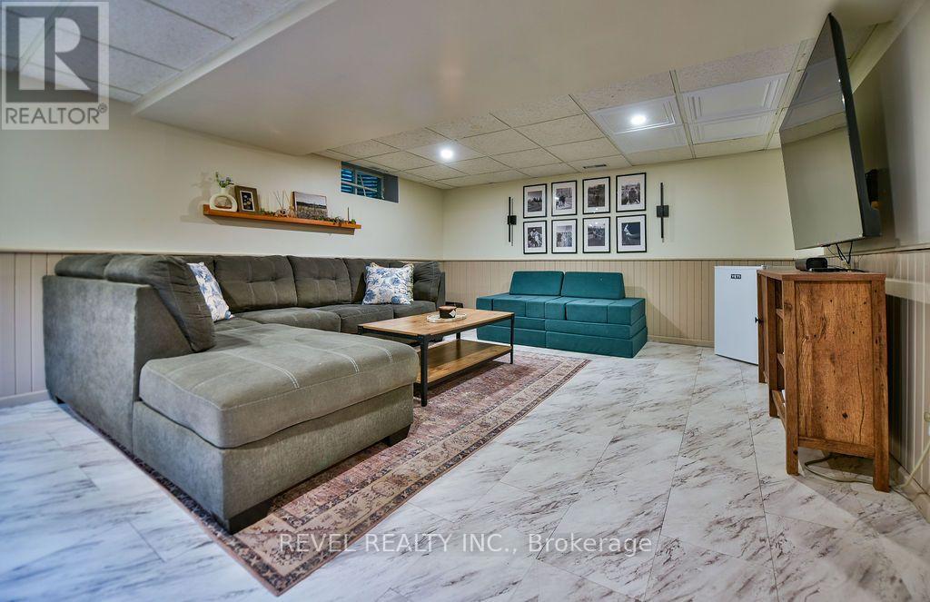 70 DOME AVENUE - 18