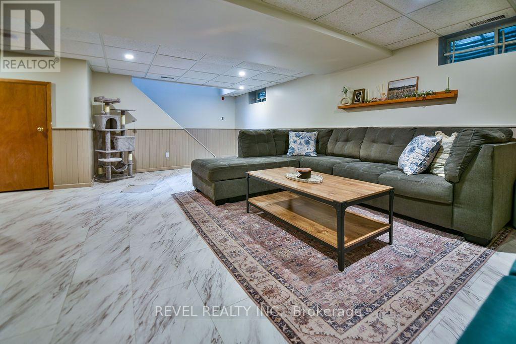 70 DOME AVENUE - 19