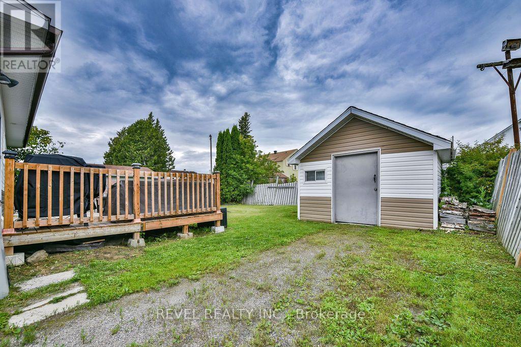 70 DOME AVENUE - 28