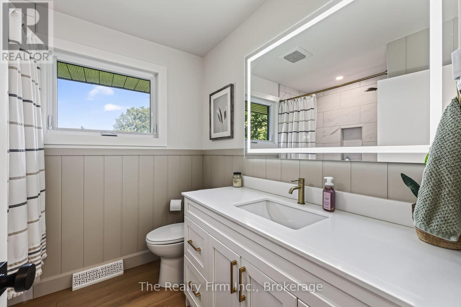 288 MAIN STREET W - Image 13