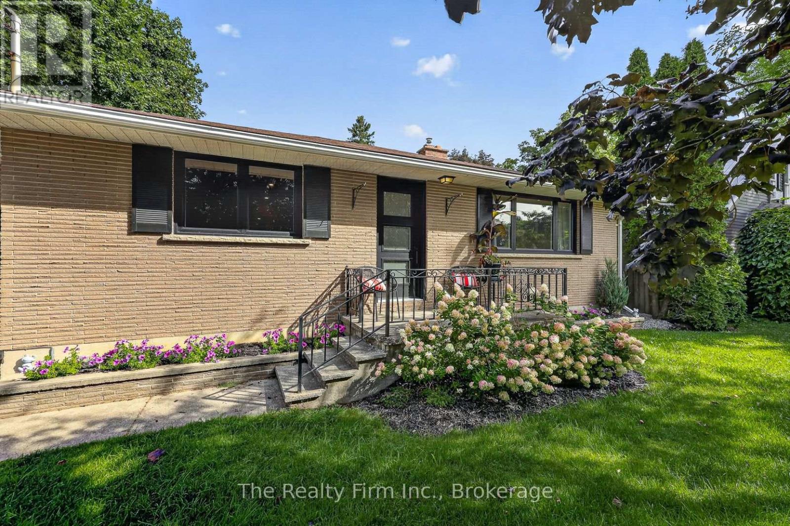 288 MAIN STREET W - Image 3