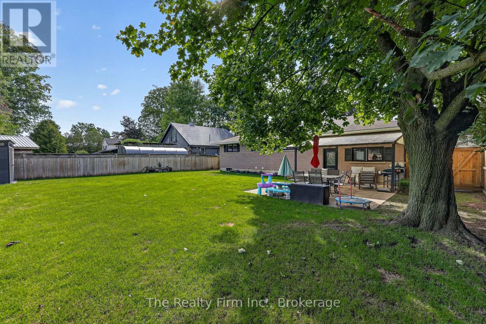288 MAIN STREET W - Image 35