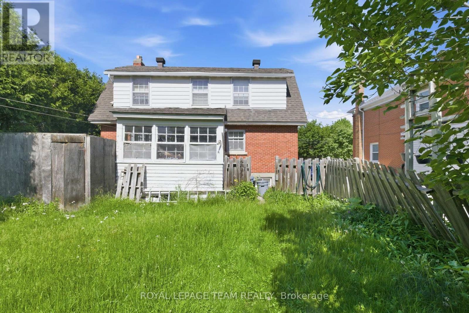 416 TWEEDSMUIR AVENUE - 10