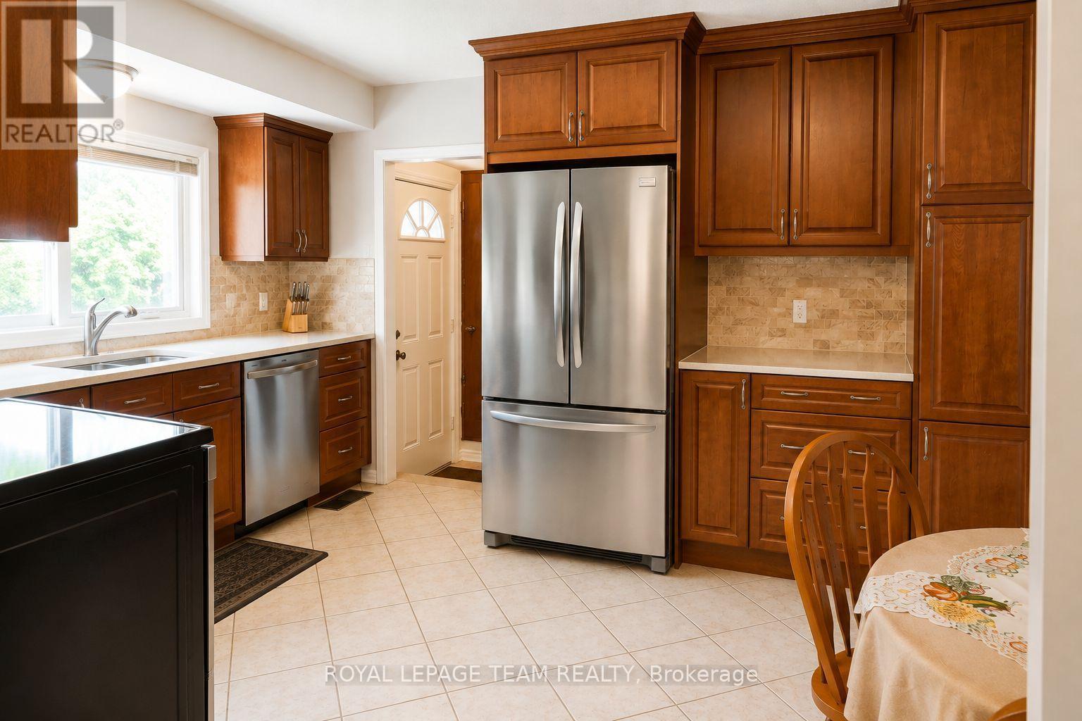 29 EPWORTH AVENUE - 6