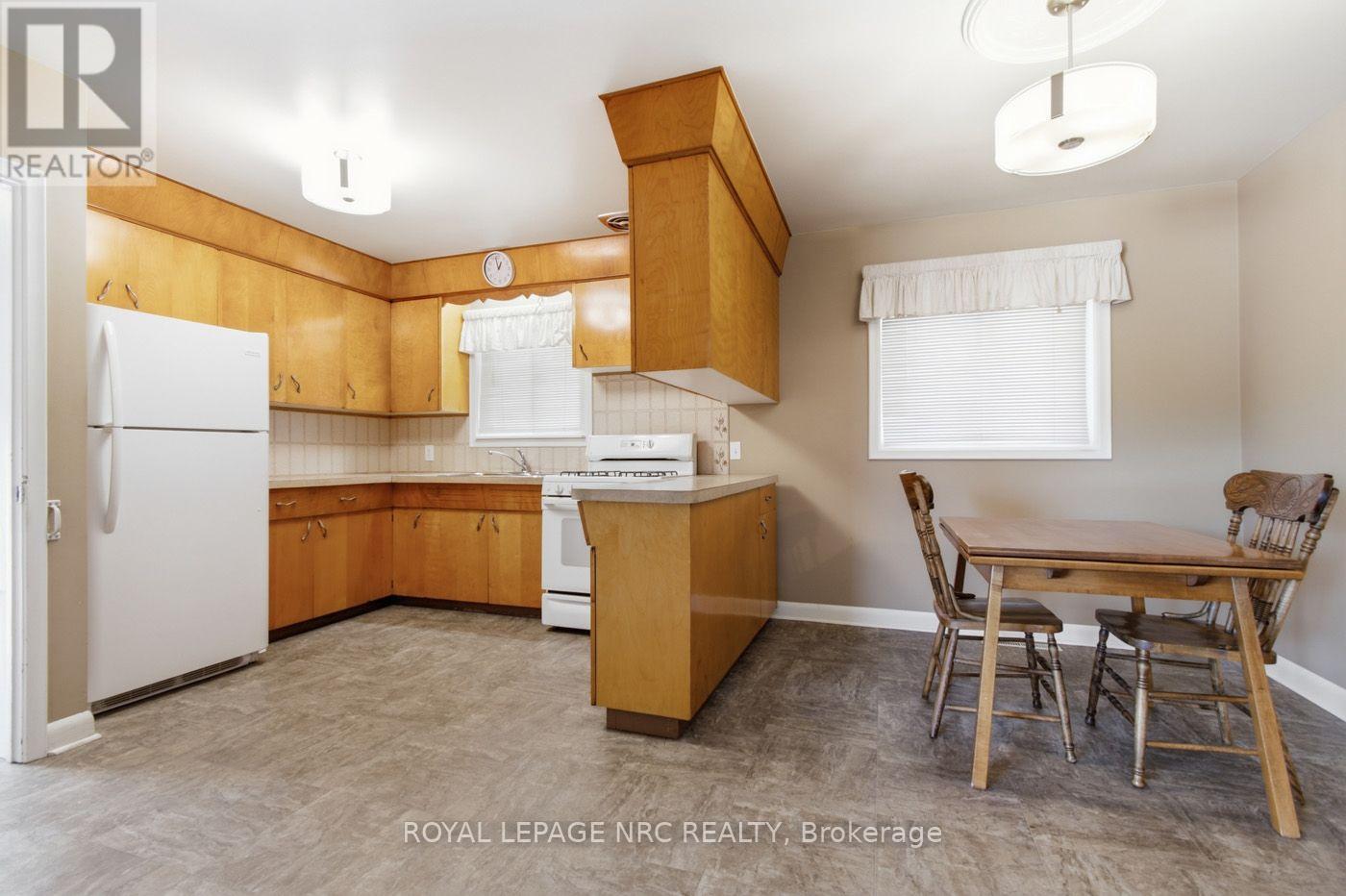 131 JOYCE AVENUE - Image 8