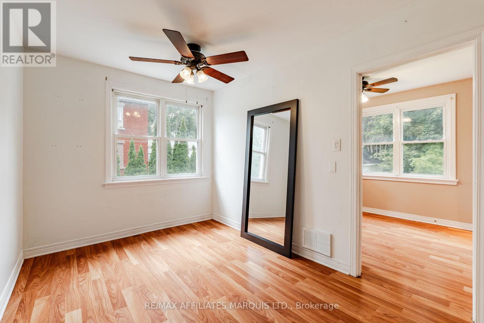 16 FRONT STREET - Image 9