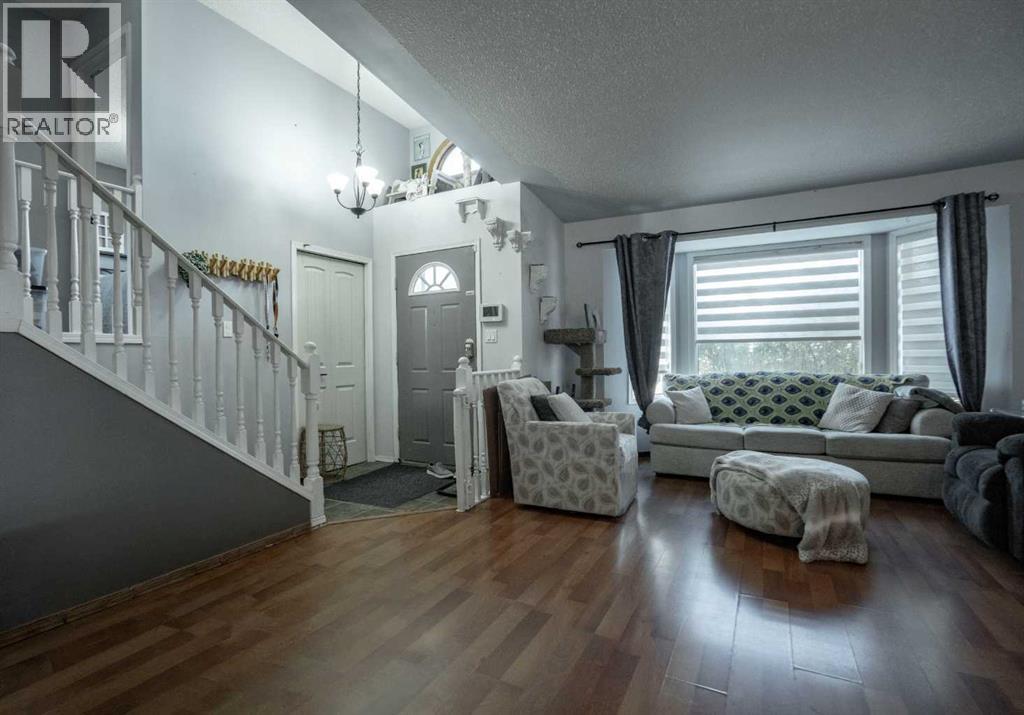 5405 42 Ave - 2