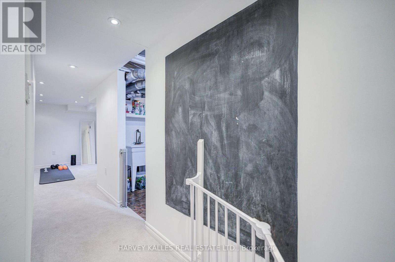 164 DOUGLAS AVENUE - Image 32