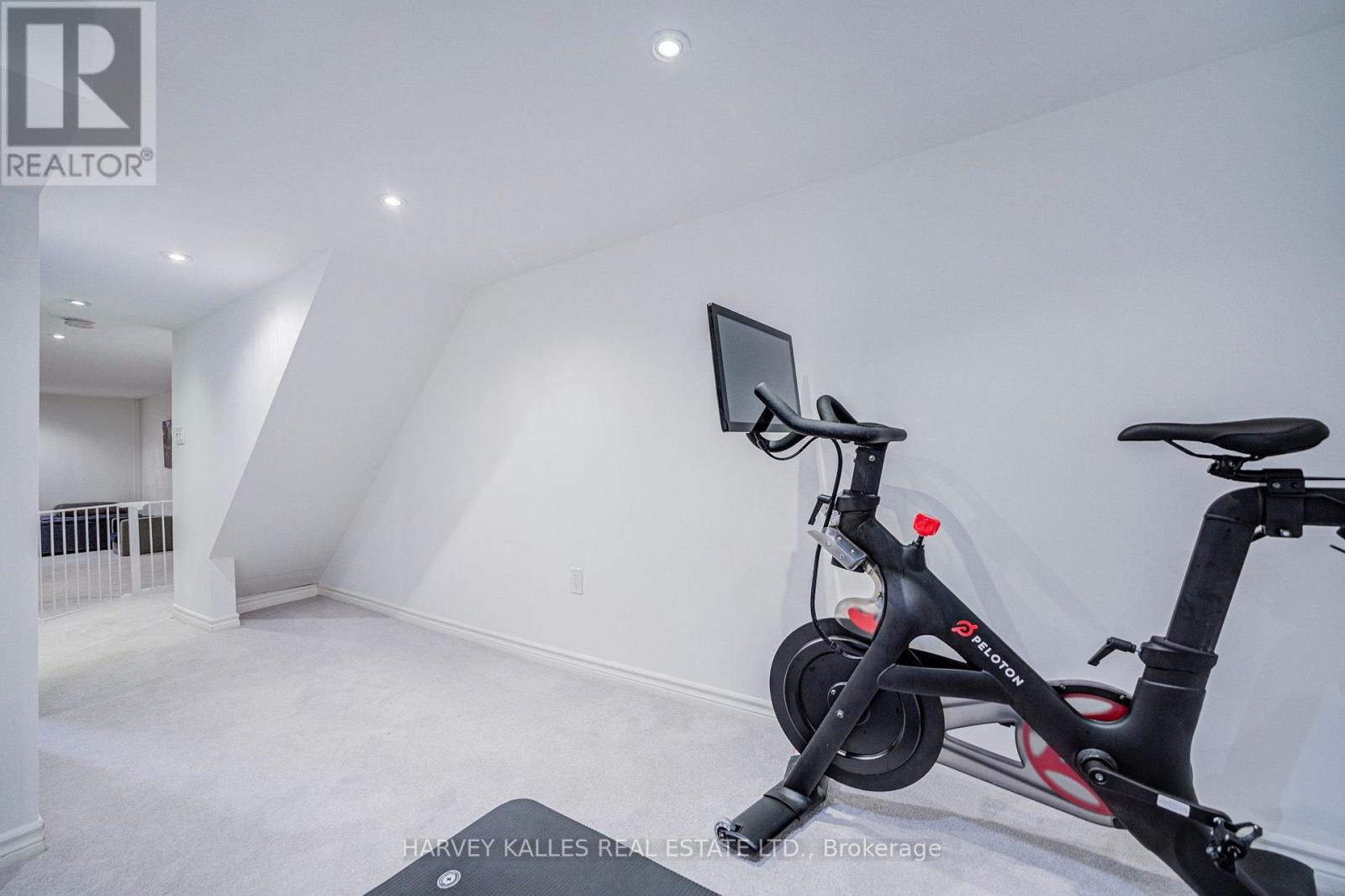 164 DOUGLAS AVENUE - Image 34