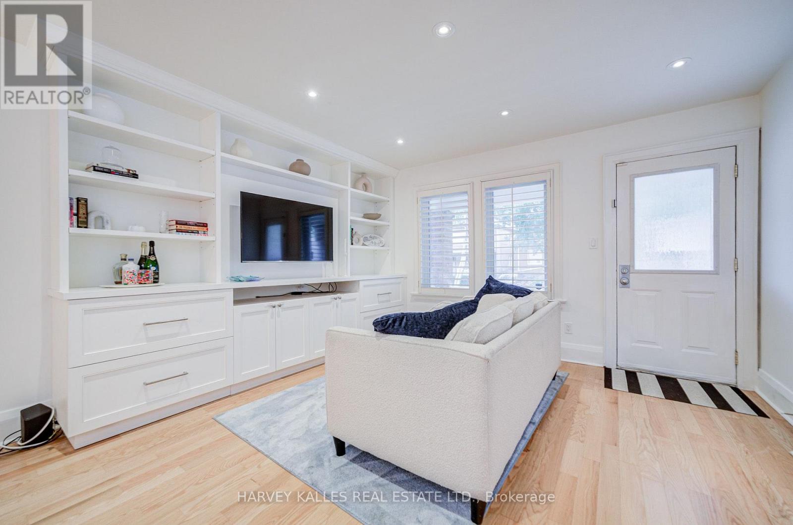 164 DOUGLAS AVENUE - 6