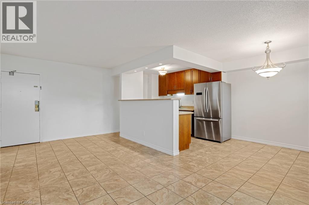 #114 793 COLBORNE Street - Image 13