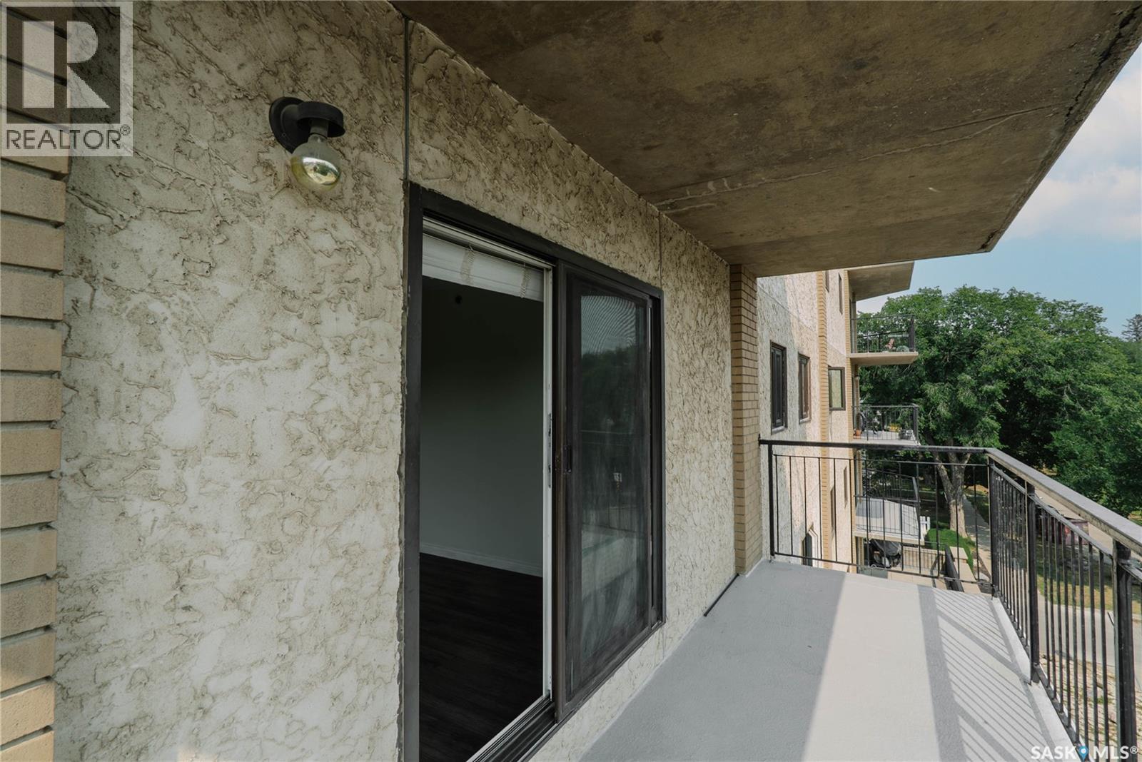 #404 611 University DRIVE - Image 22