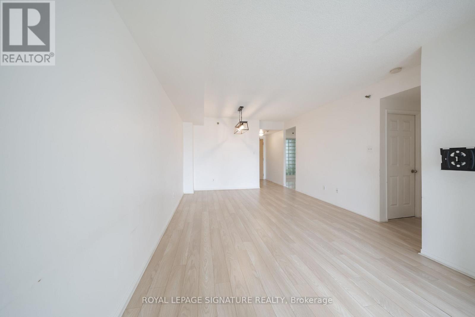 #316 5800 SHEPPARD AVENUE E - 3