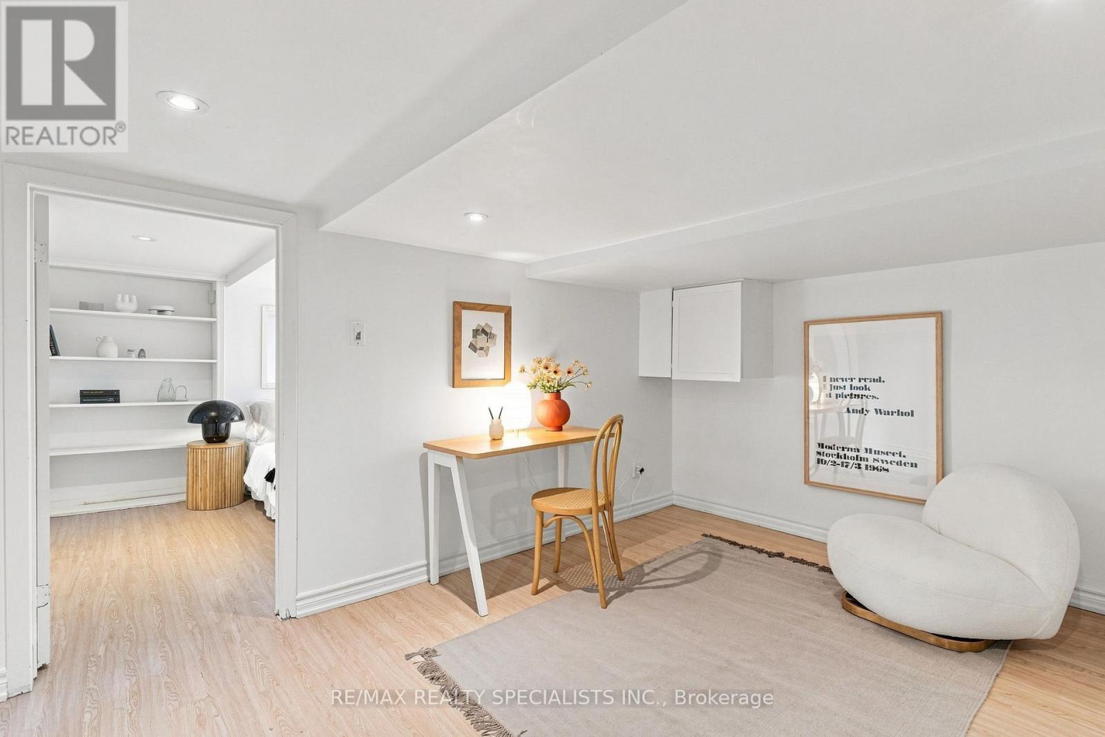 21 MENDEL AVENUE - Image 36