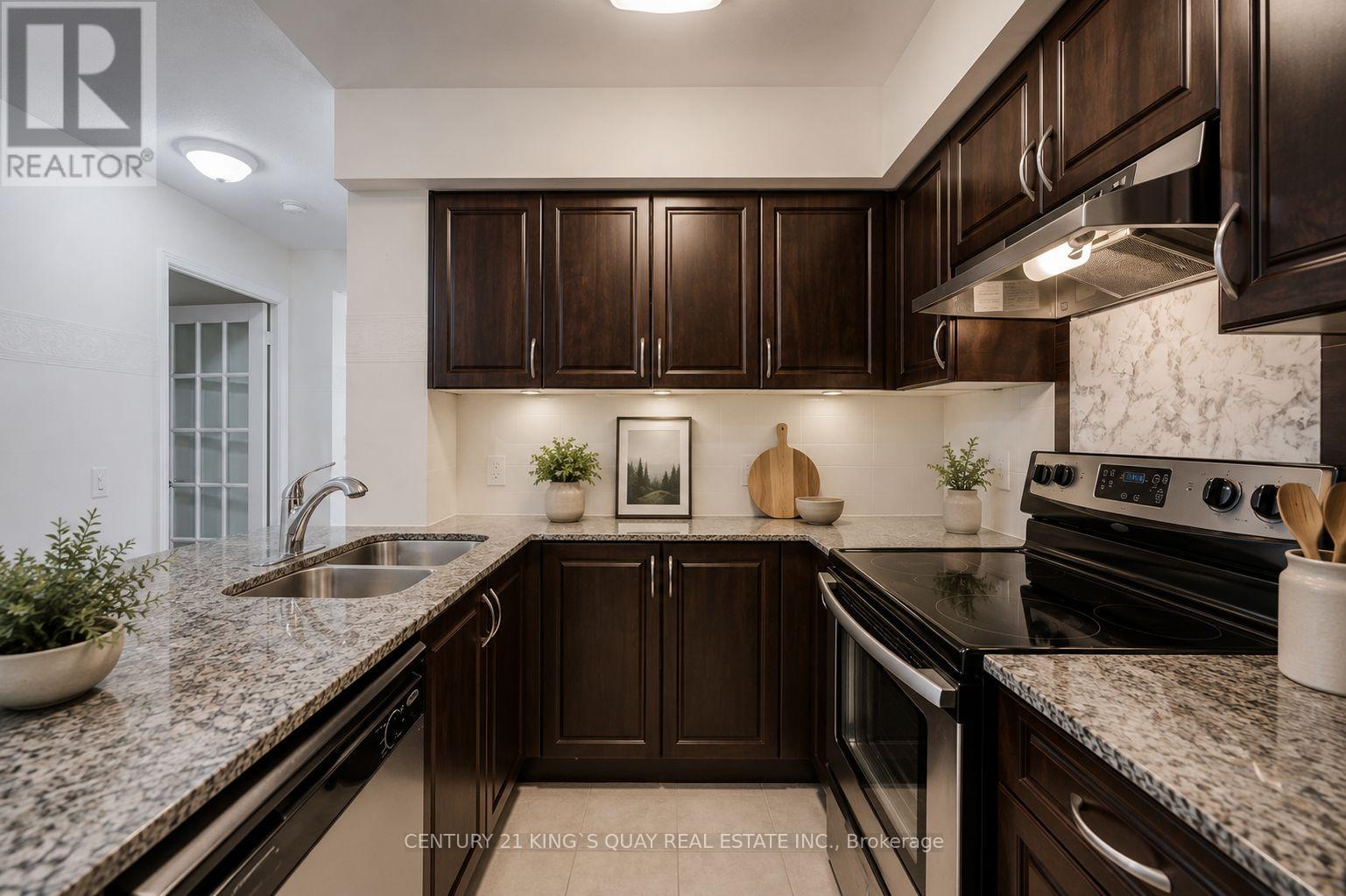 #227 60 FAIRFAX CRESCENT - 9
