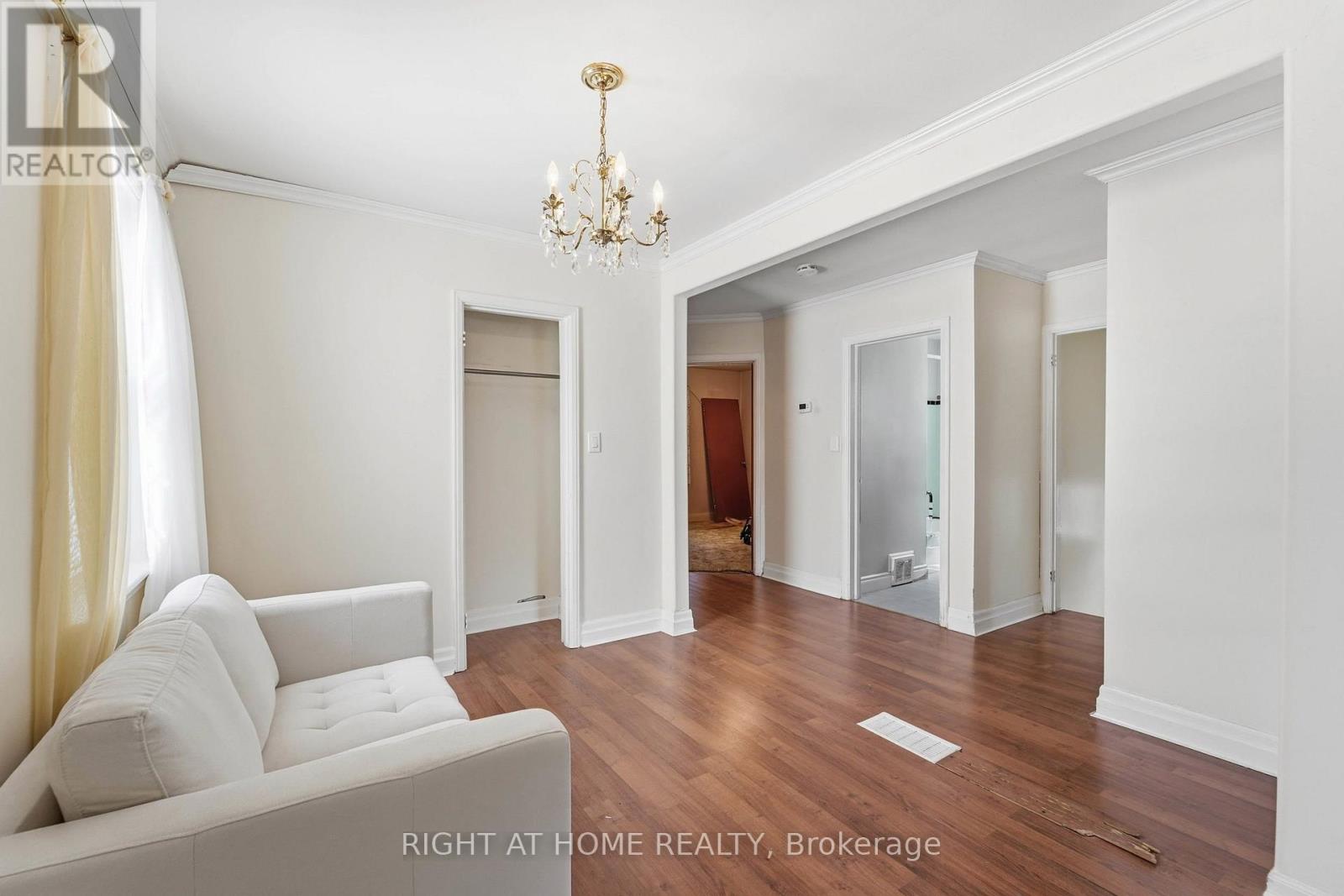 975 VICTORIA PARK AVENUE - 11