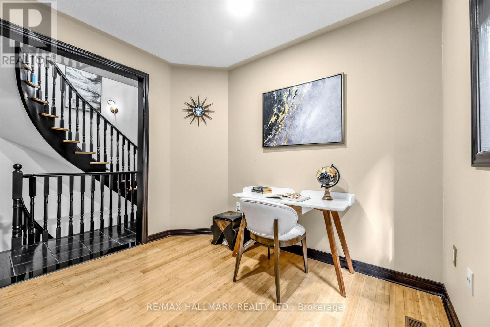 106 LARRATT LANE - 18