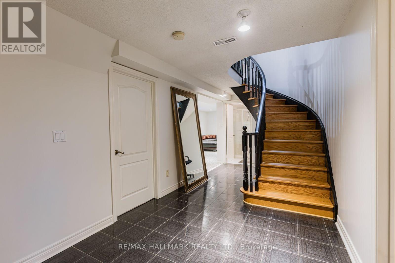 106 LARRATT LANE - Image 41