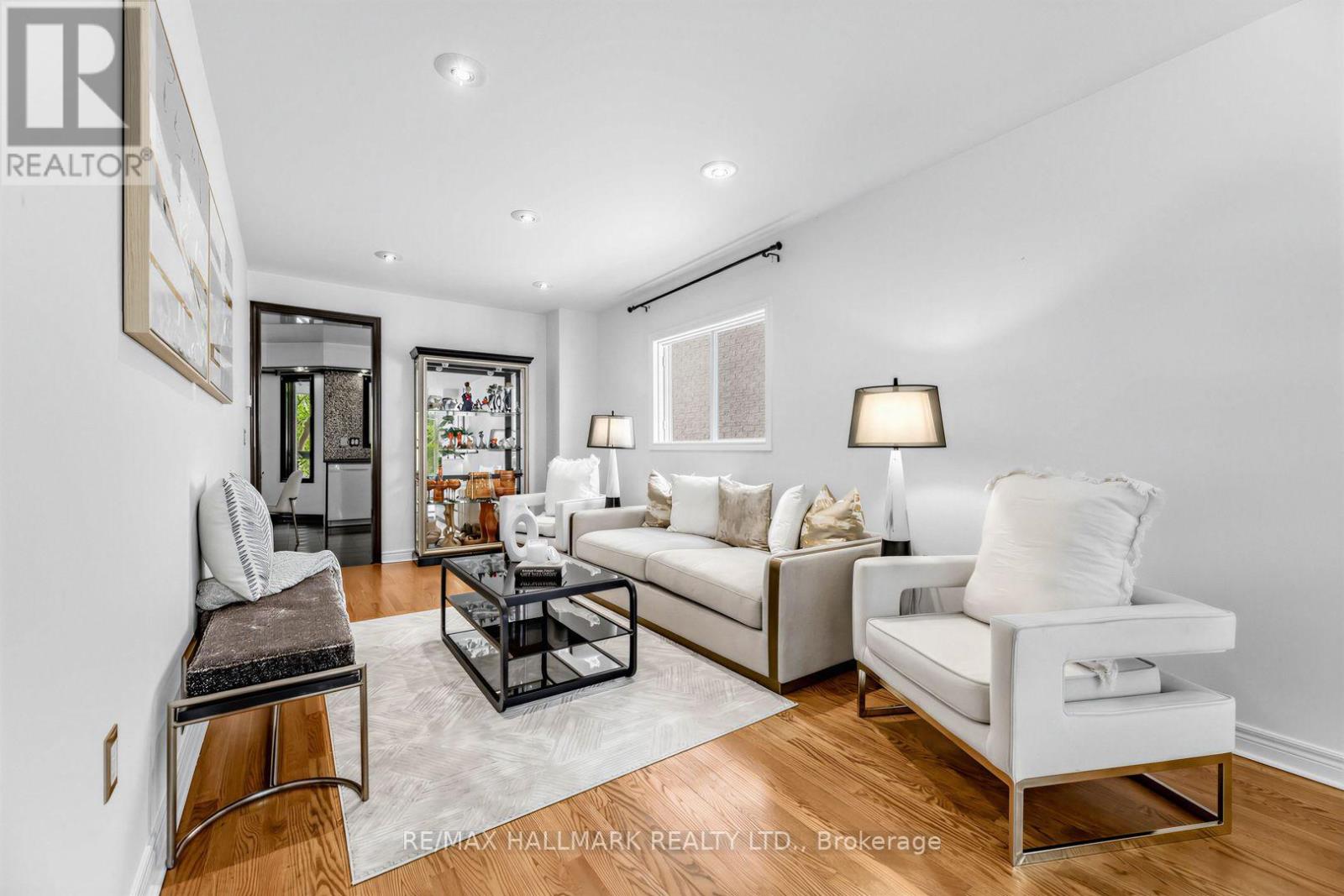 106 LARRATT LANE - 6