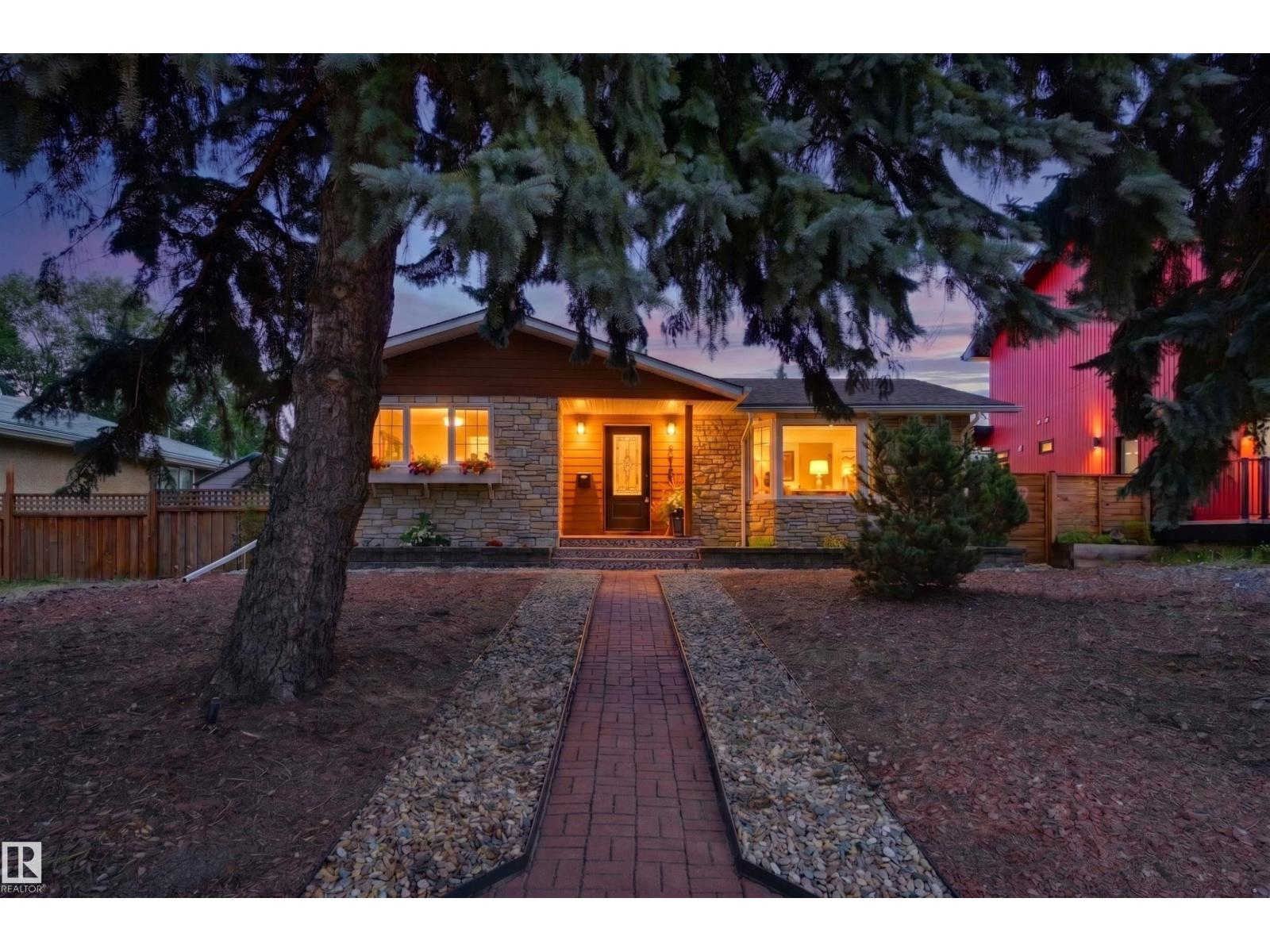 8819 142 ST NW, Parkview, Edmonton photo 1