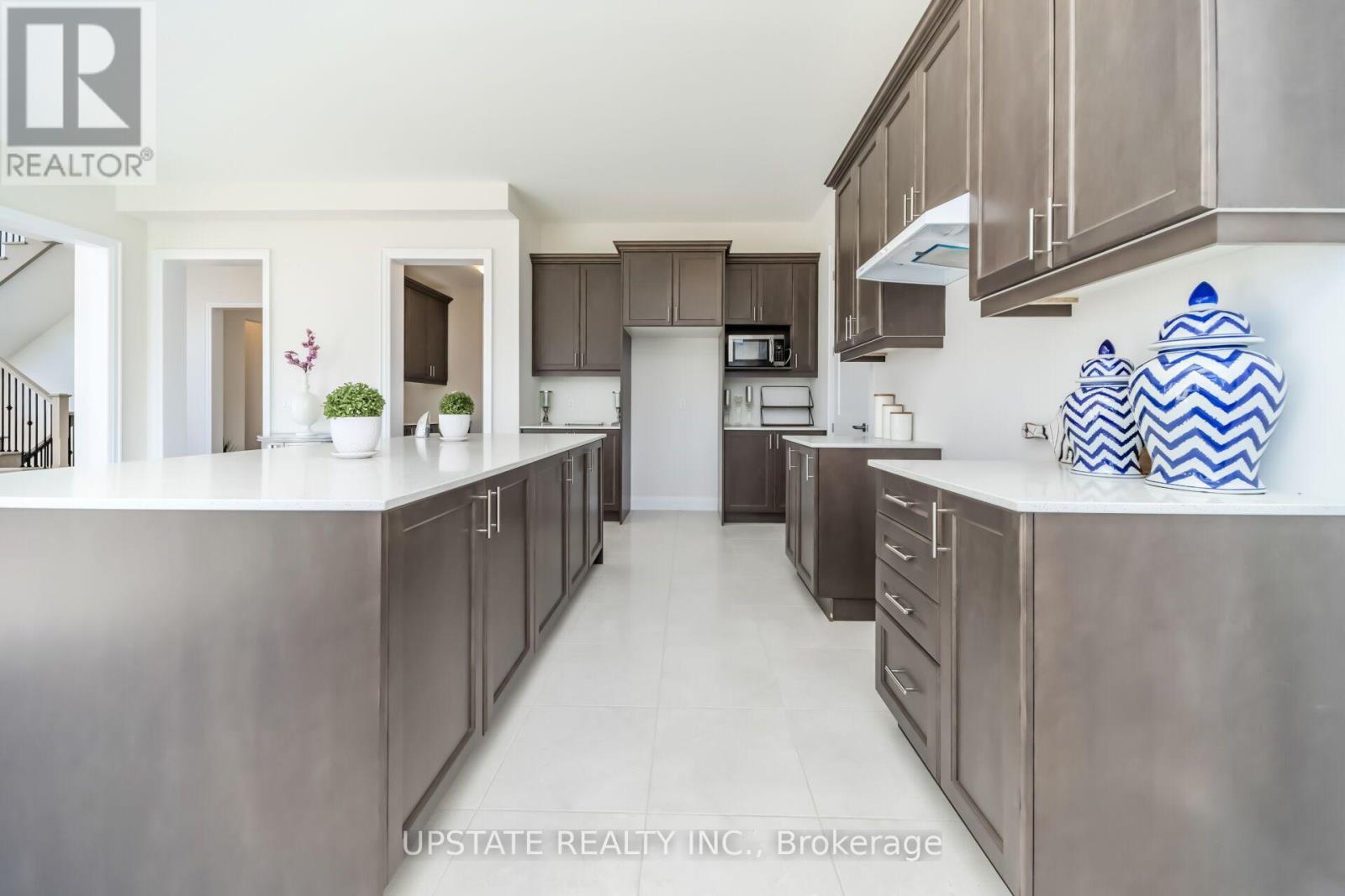 21 PEARSALL PLACE - 22