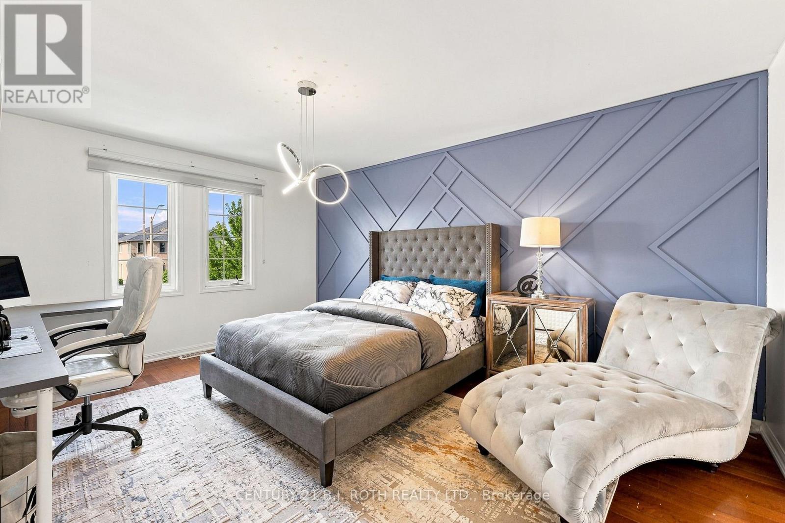 134 SANDRINGHAM DRIVE - 28