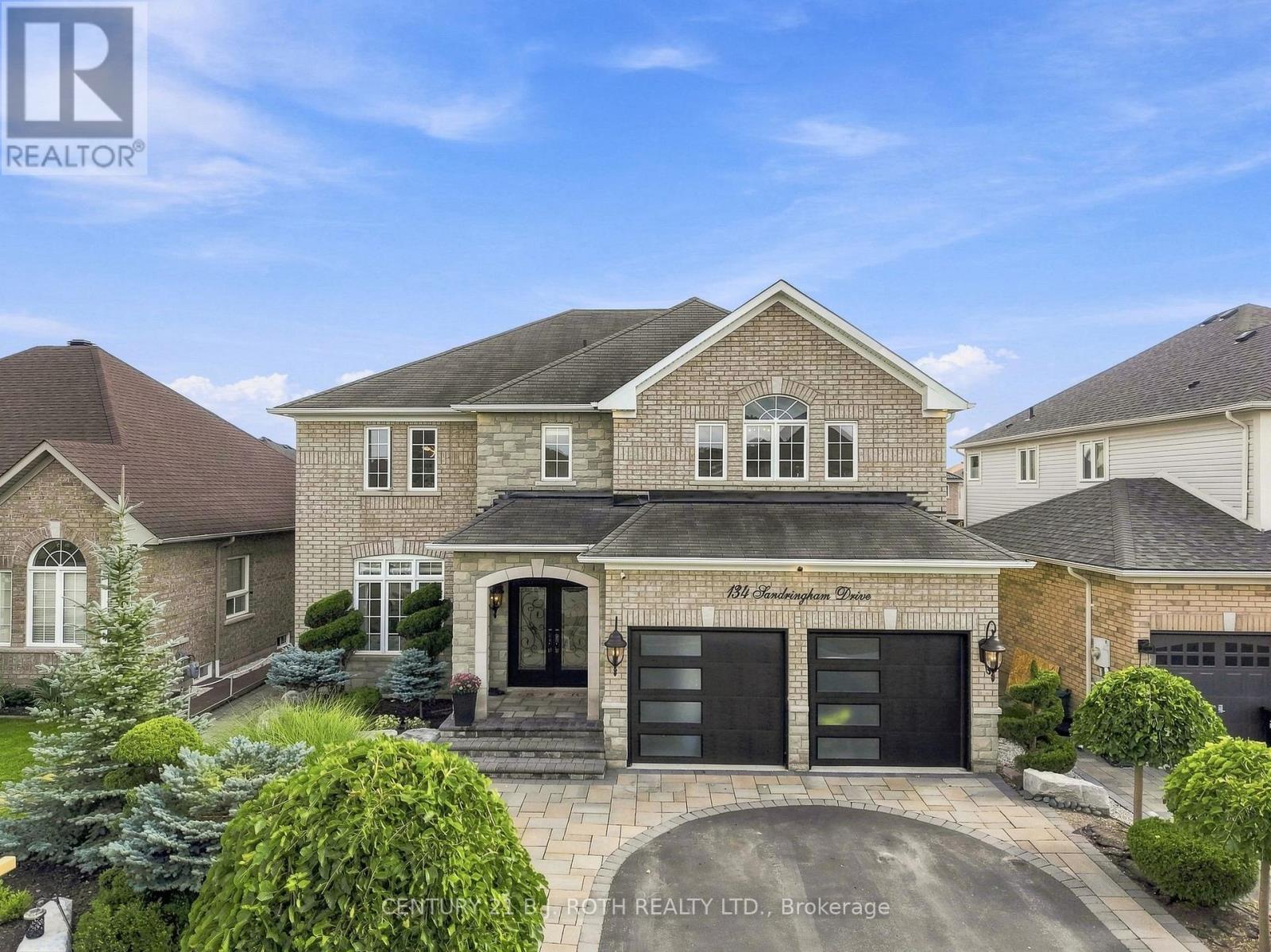 134 SANDRINGHAM DRIVE - 47