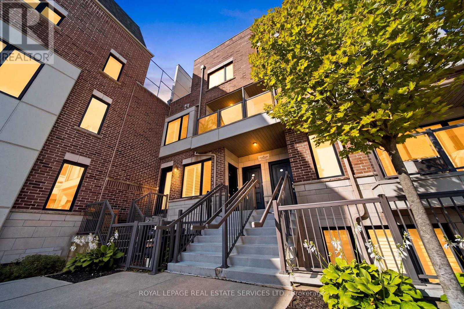 #402 8 DRUMMOND STREET - 1