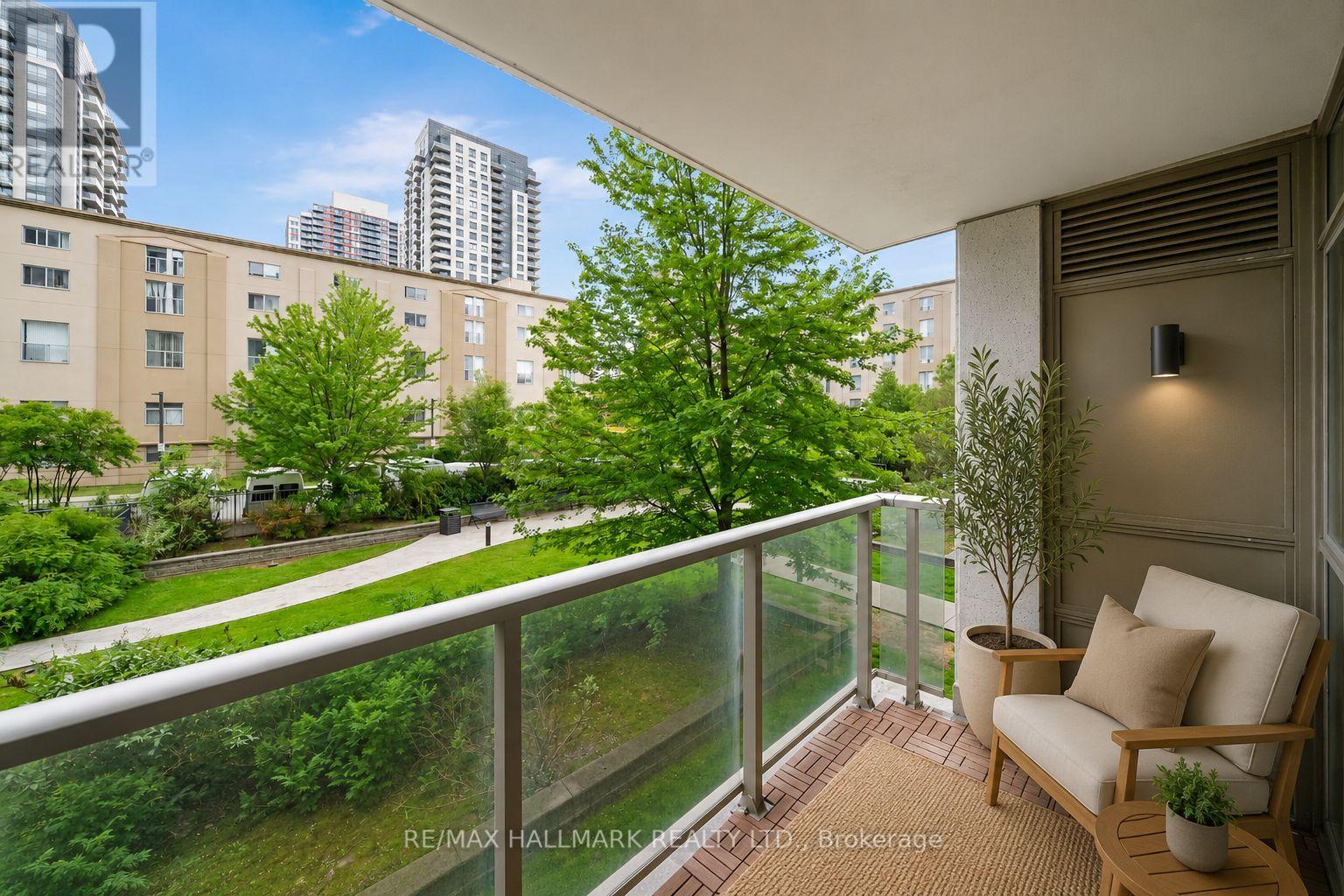 #103 816 LANSDOWNE AVENUE - 15