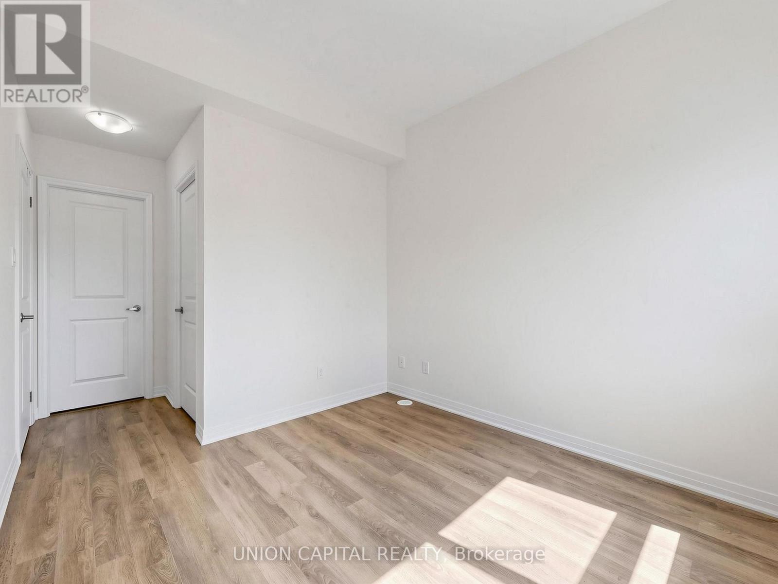 #4 1238 CAWTHRA ROAD - 20