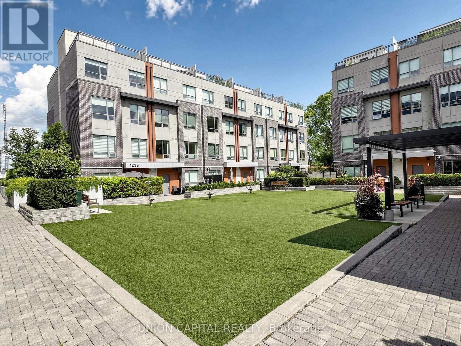 #4 1238 CAWTHRA ROAD - 35