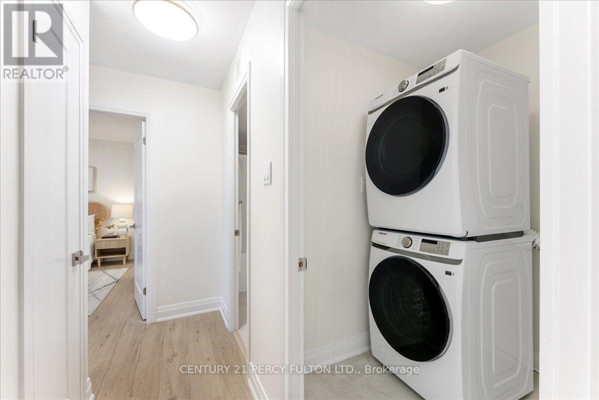#705 15 LONDON GREEN COURT - Image 33