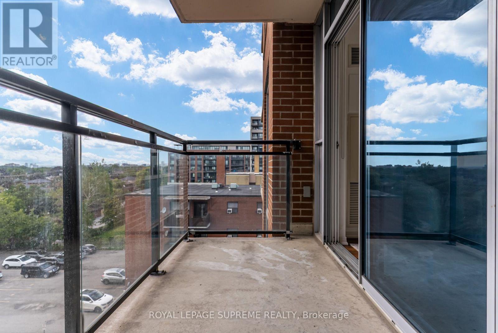 #601 2772 KEELE STREET - 30