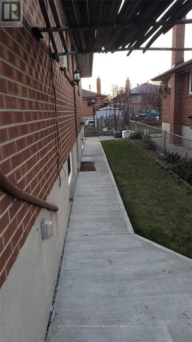 12 BAMFORD CRESCENT - 5