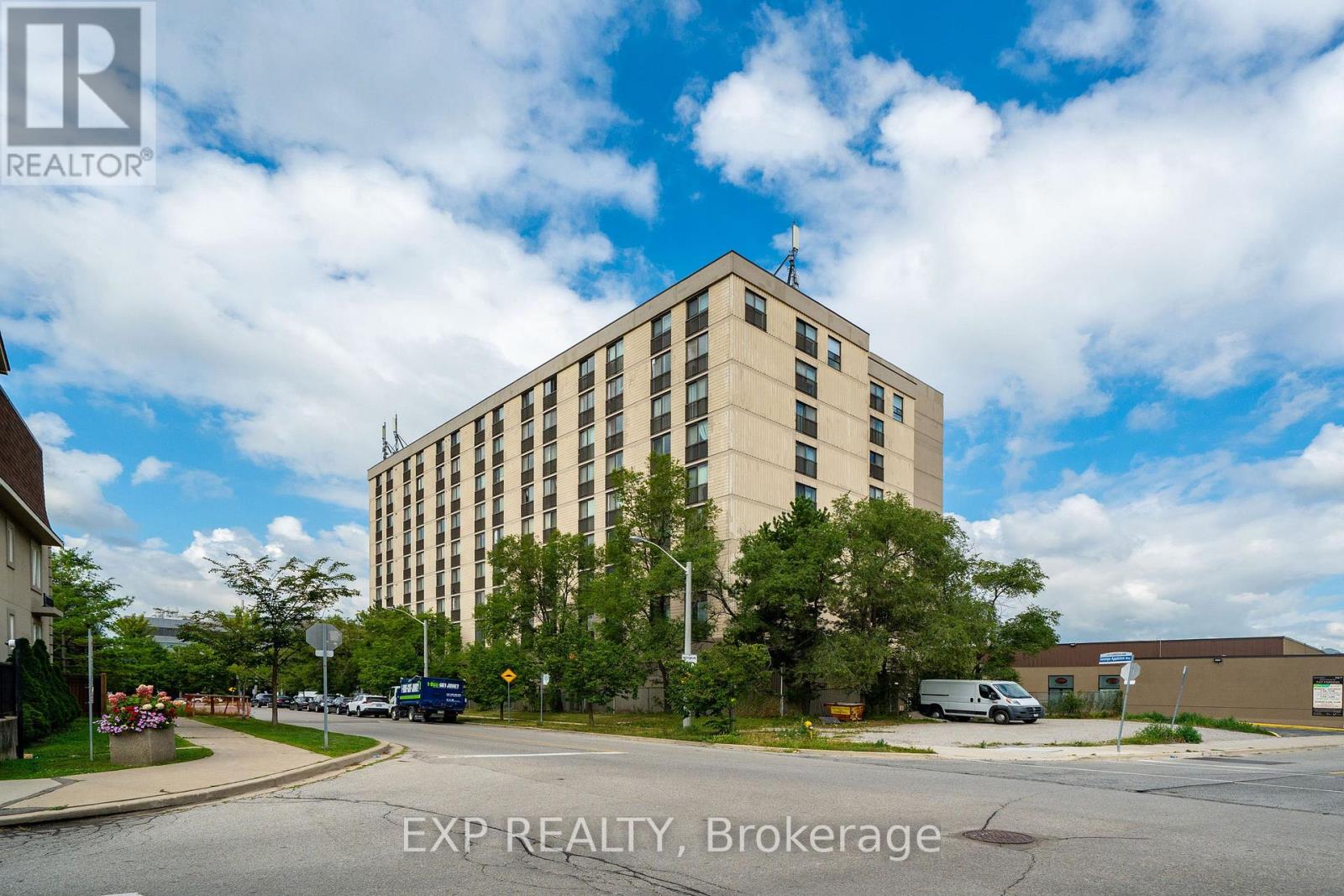 #312 2737 KEELE STREET - 2