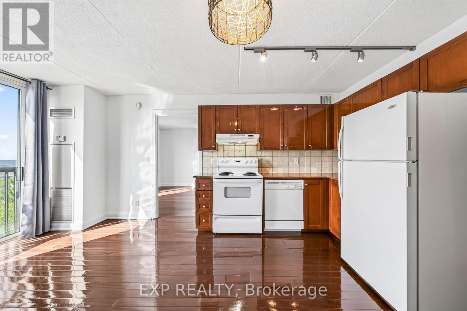 #312 2737 KEELE STREET - 22