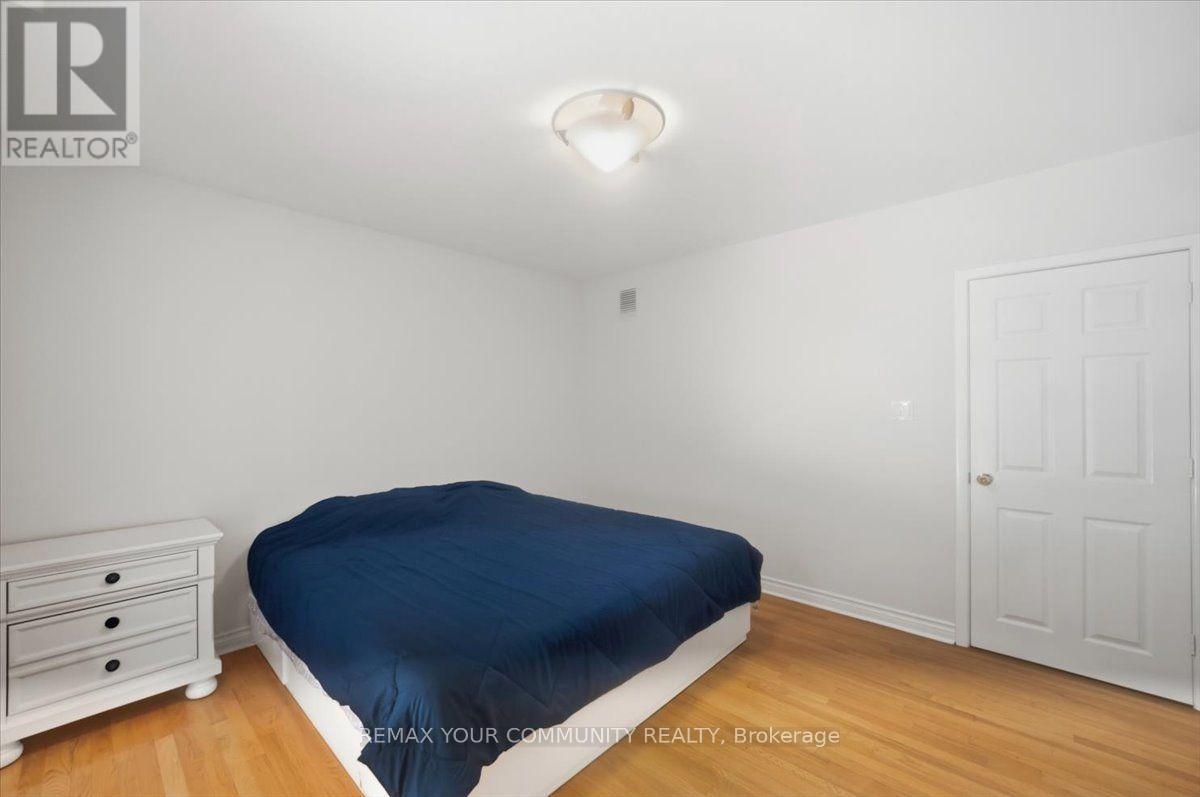 1528 KNARESWOOD DRIVE - 23