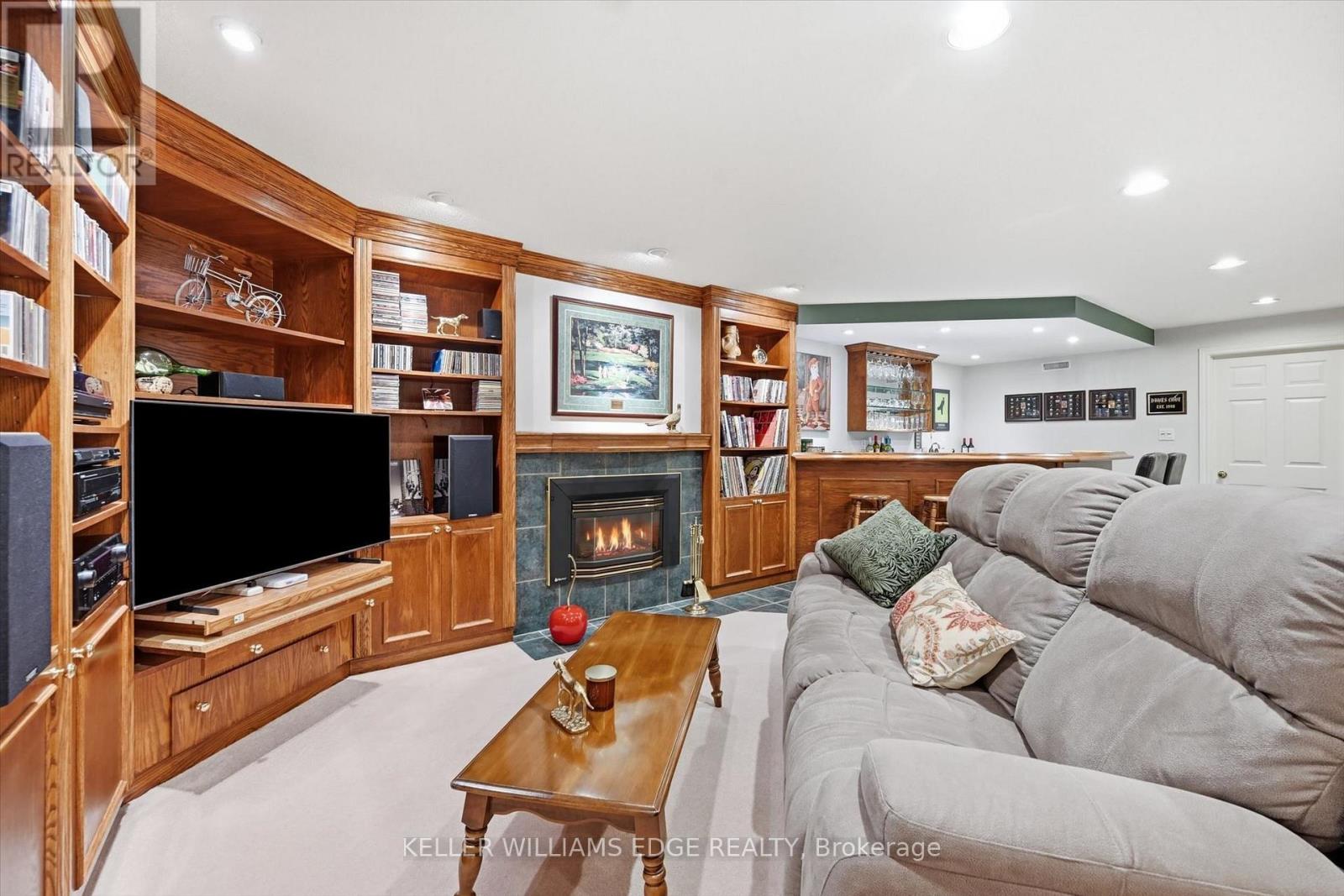 1472 LIVERY LANE - 33