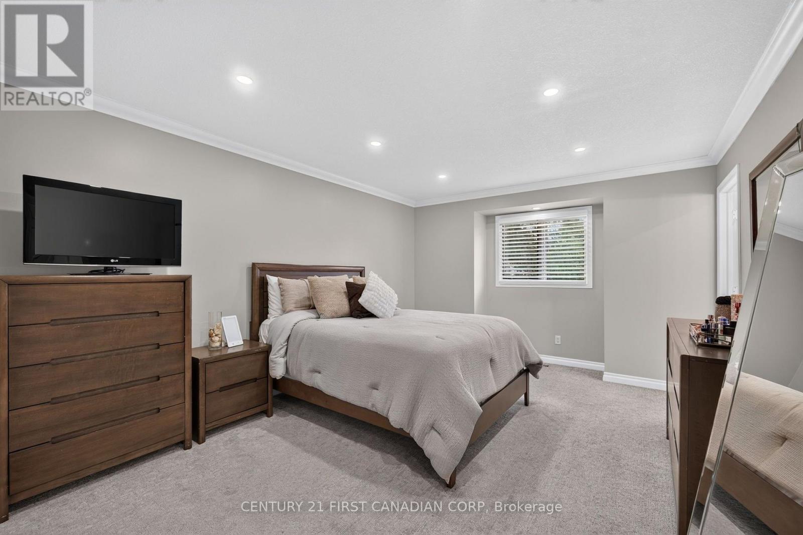 603 COUNTRY CLUB MEWS - Image 24