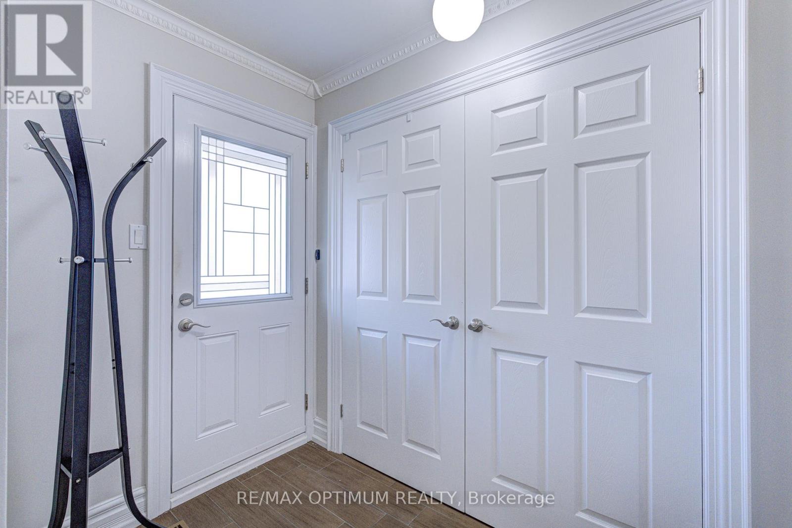 2498 PRIVET CRESCENT - 19