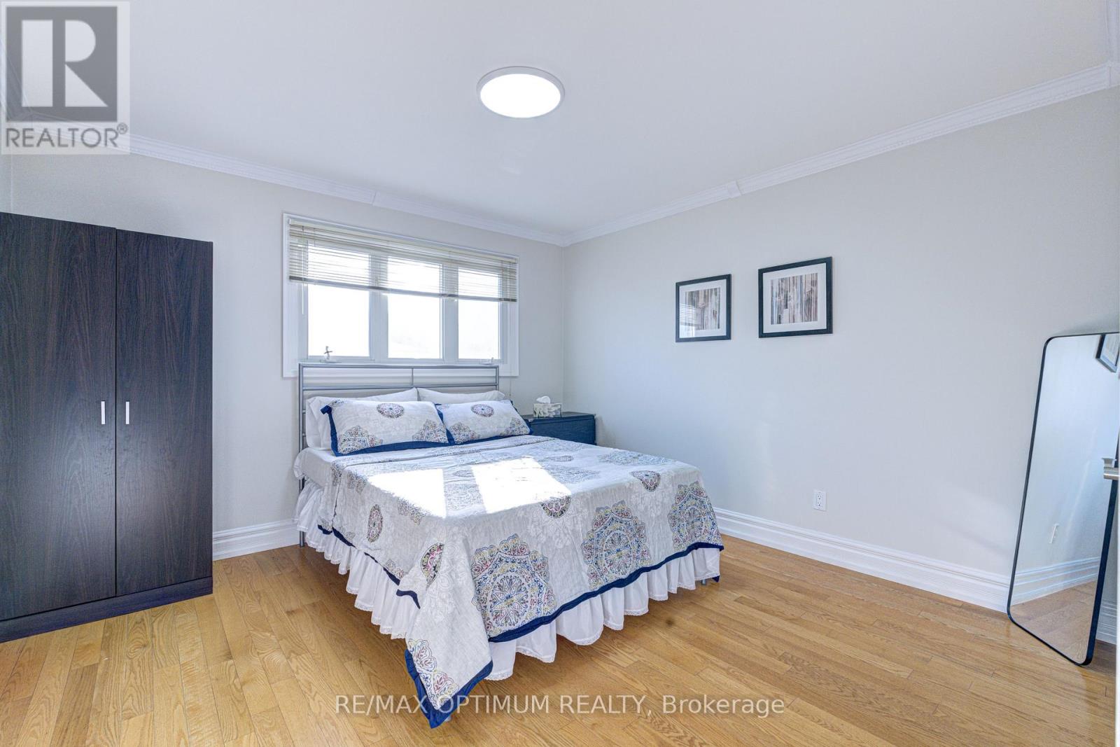 2498 PRIVET CRESCENT - 26