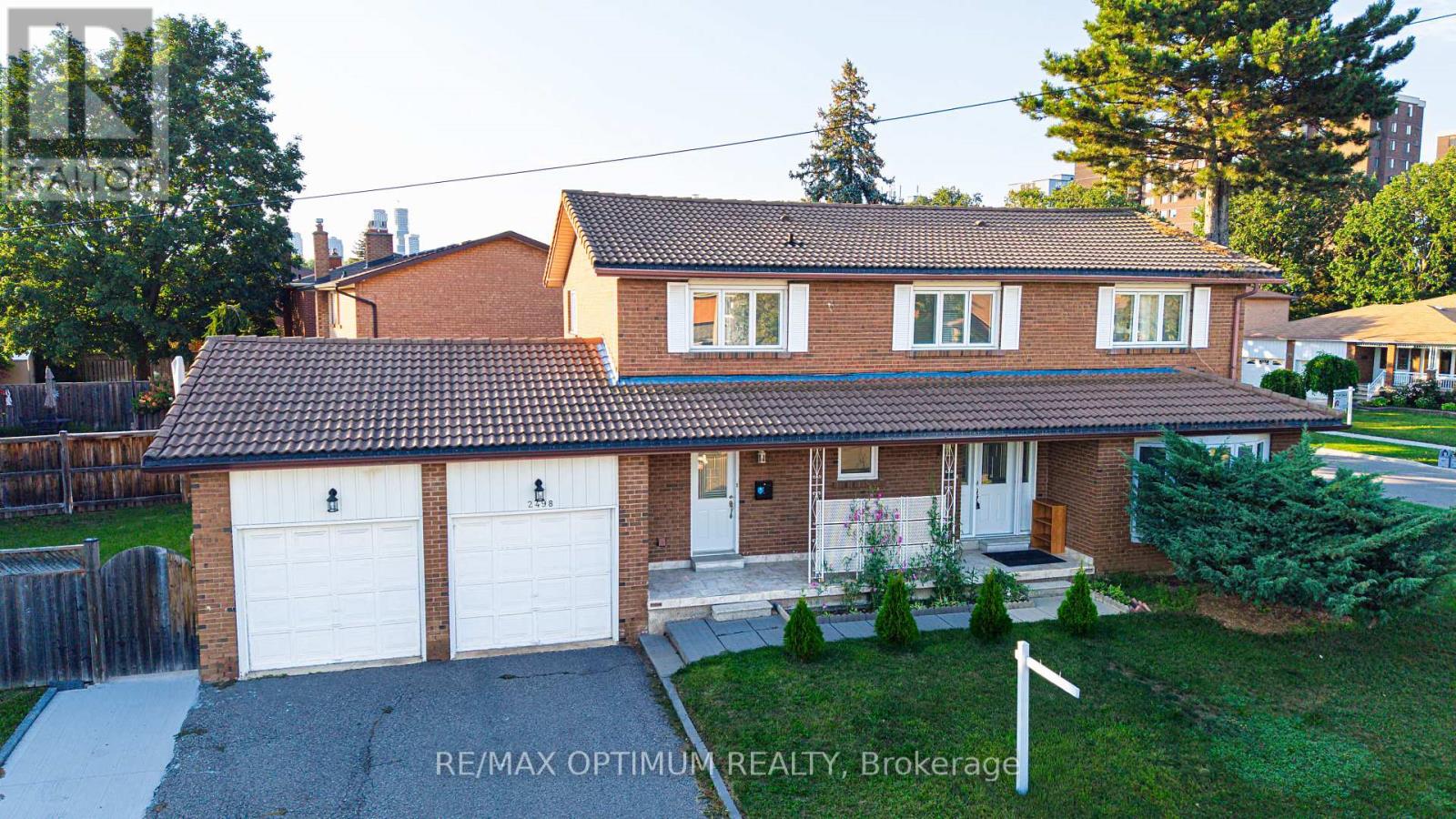 2498 PRIVET CRESCENT - 2