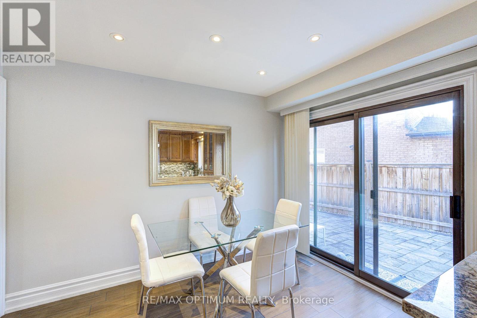 2498 PRIVET CRESCENT - 15